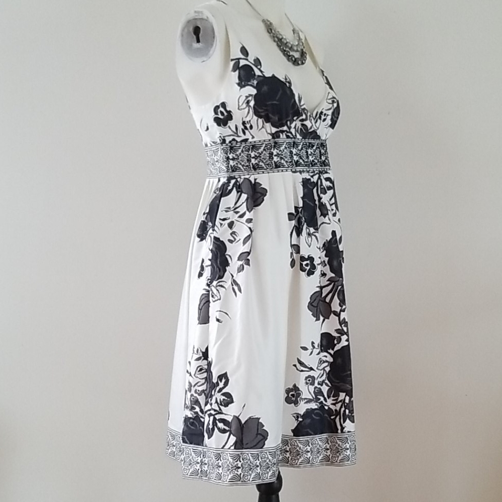 Forever Twenty One sleeveless black on white dress